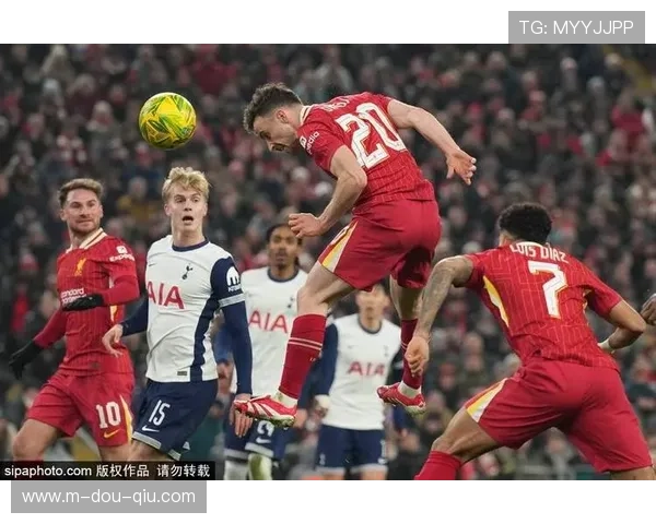 葡萄牙国脚若塔不幸离世，利物浦俱乐部退役其20号球衣。