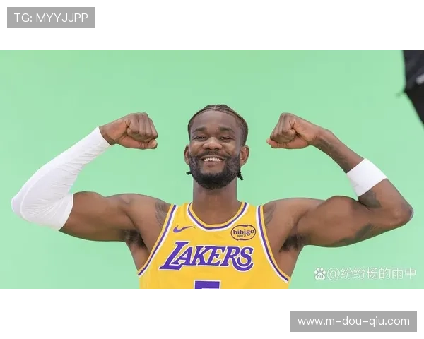 艾顿第三节百分百命中，湖人内线打穿掘金