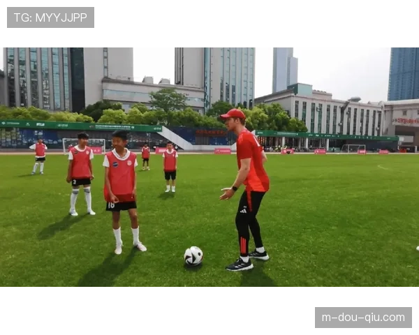 拜仁青训学院与慕尼黑理工大学合作开设运动员教育双轨课程